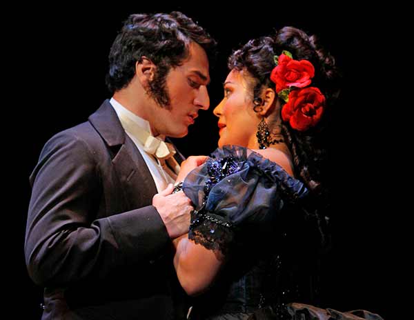 Alfredo and Violetta in La traviata